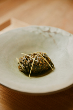 Chef Barry Quek’s “Dry Assam Lemon Noodles” turns the often-overlooked lemon peel into a star ingredient, creating a dish that’s both zesty and sustainable.